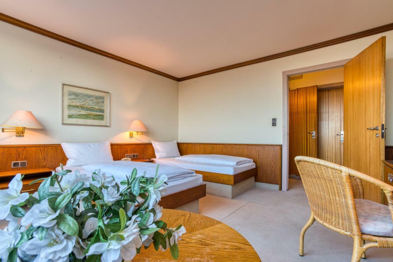 Ff&e Dania Hotel